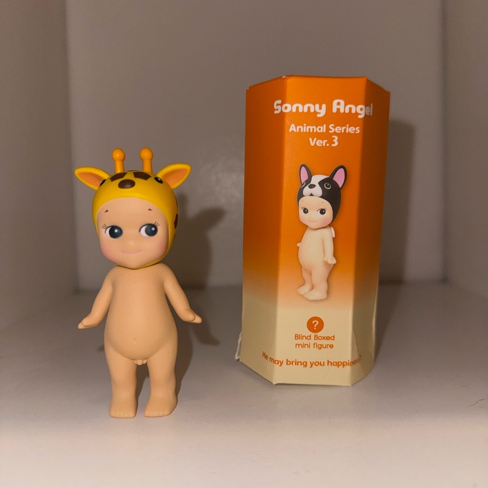 AUTHENTIC Sonny Angel Giraffe